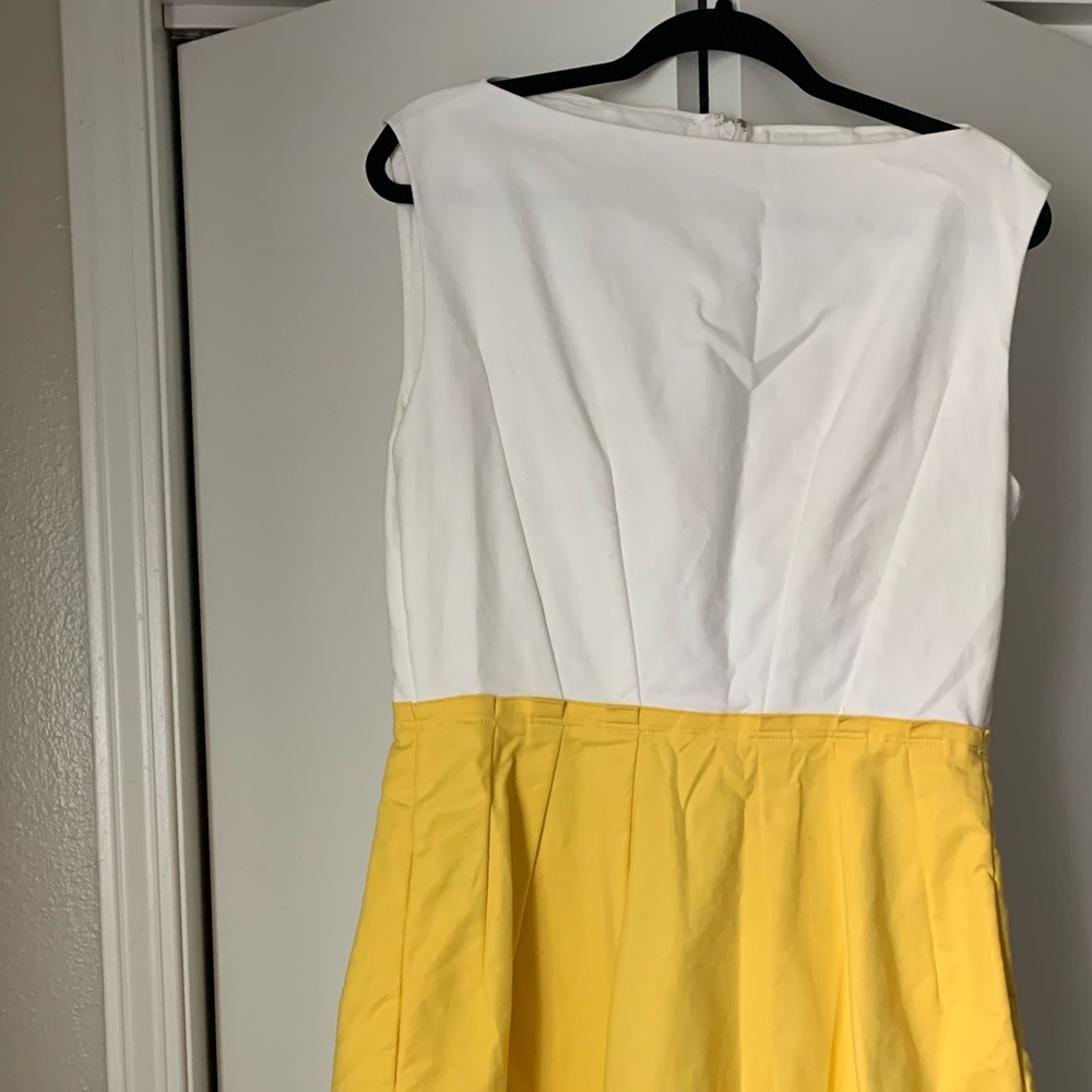 Perfect summer dress from The Gap with pockets!